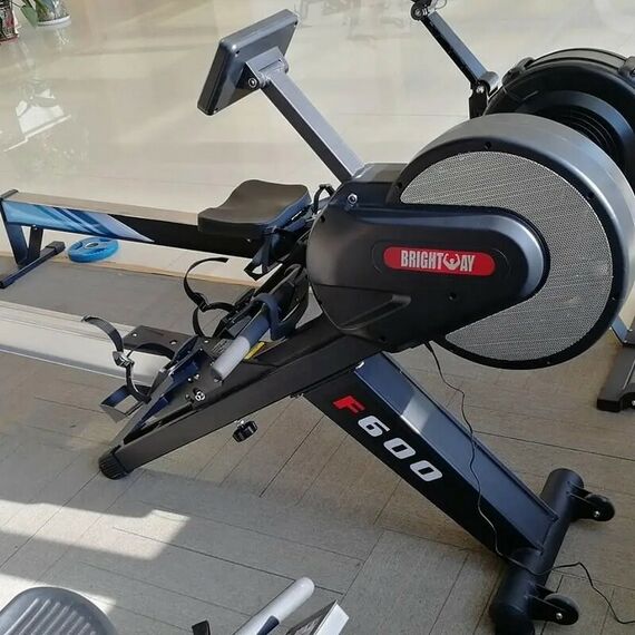 Гребной тренажер INSIGHT Fitness F600 фотографии